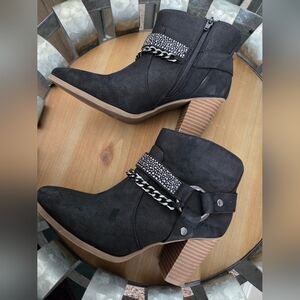 Jennifer Lopez Black Ankle Heeled Boots with Chain and Studs